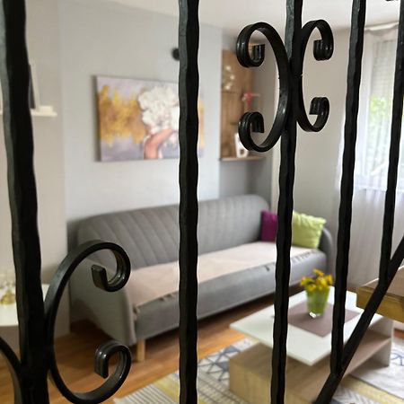 Mia'S Duplex Apartment Скопье Экстерьер фото
